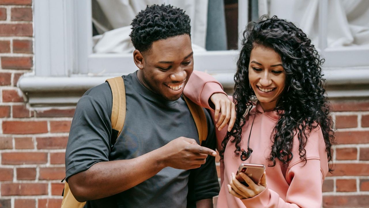 DIX: como educadores e famílias podem orientar jovens com perfis privados nas redes sociais 